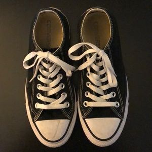Converse/ Black/ Men’s size 5/ Women’s size 7